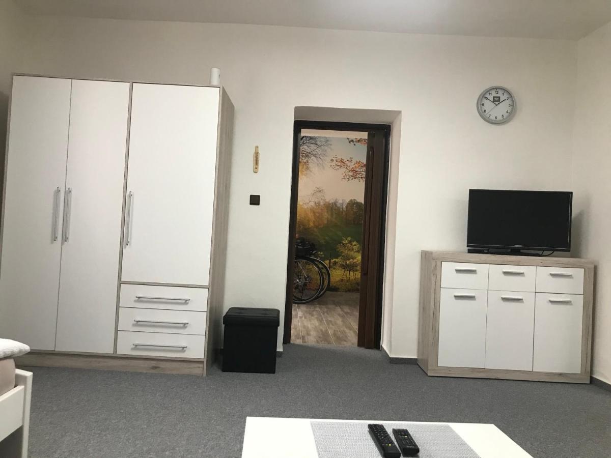 Cyklo-Moto Apartman Lomnice nad Luznici Ngoại thất bức ảnh