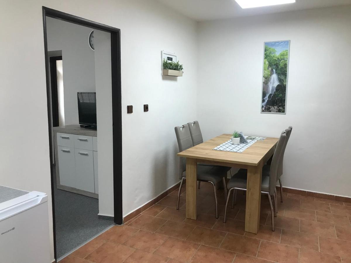 Cyklo-Moto Apartman Lomnice nad Luznici Ngoại thất bức ảnh