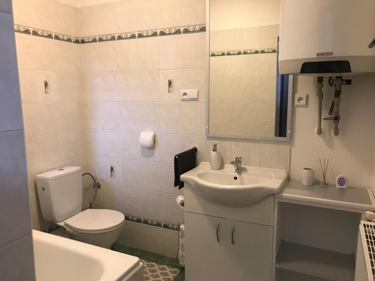 Cyklo-Moto Apartman Lomnice nad Luznici Ngoại thất bức ảnh