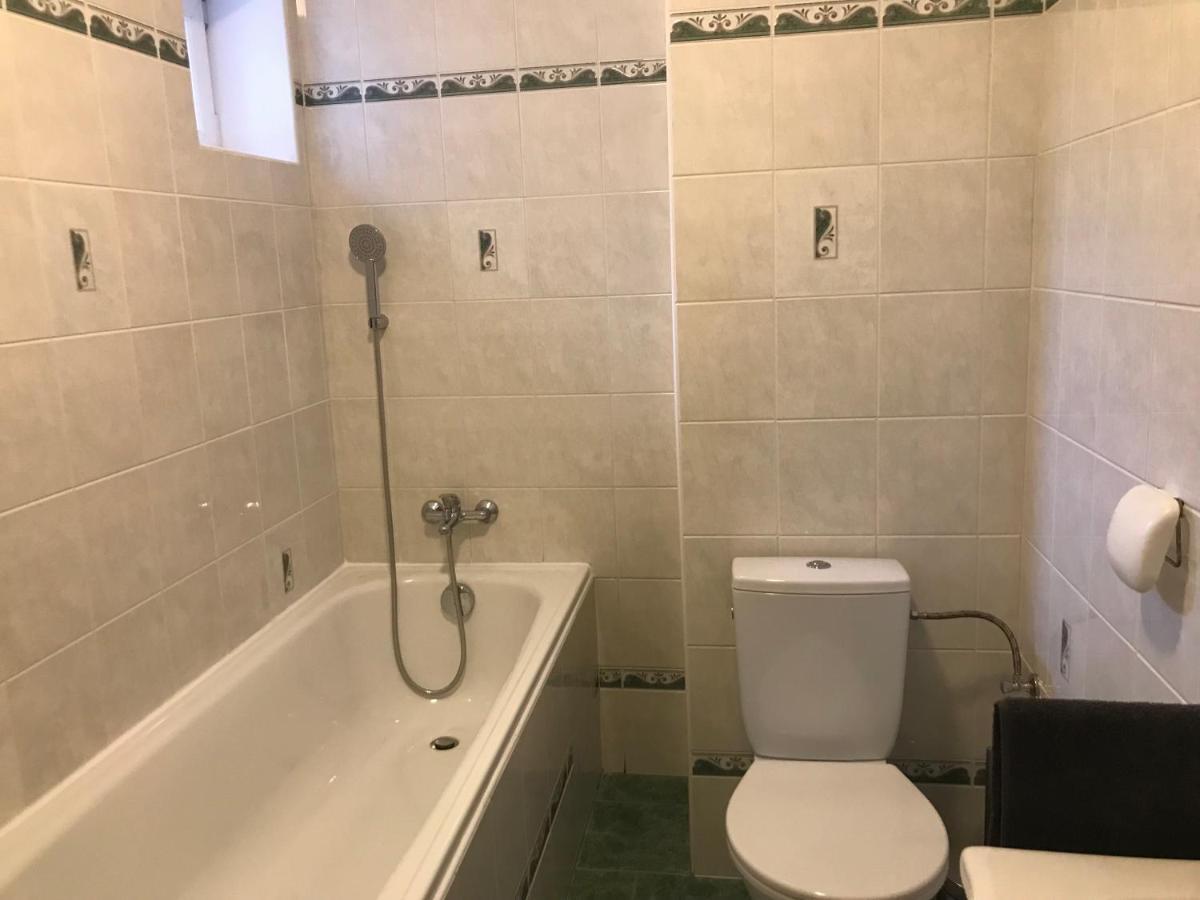 Cyklo-Moto Apartman Lomnice nad Luznici Ngoại thất bức ảnh