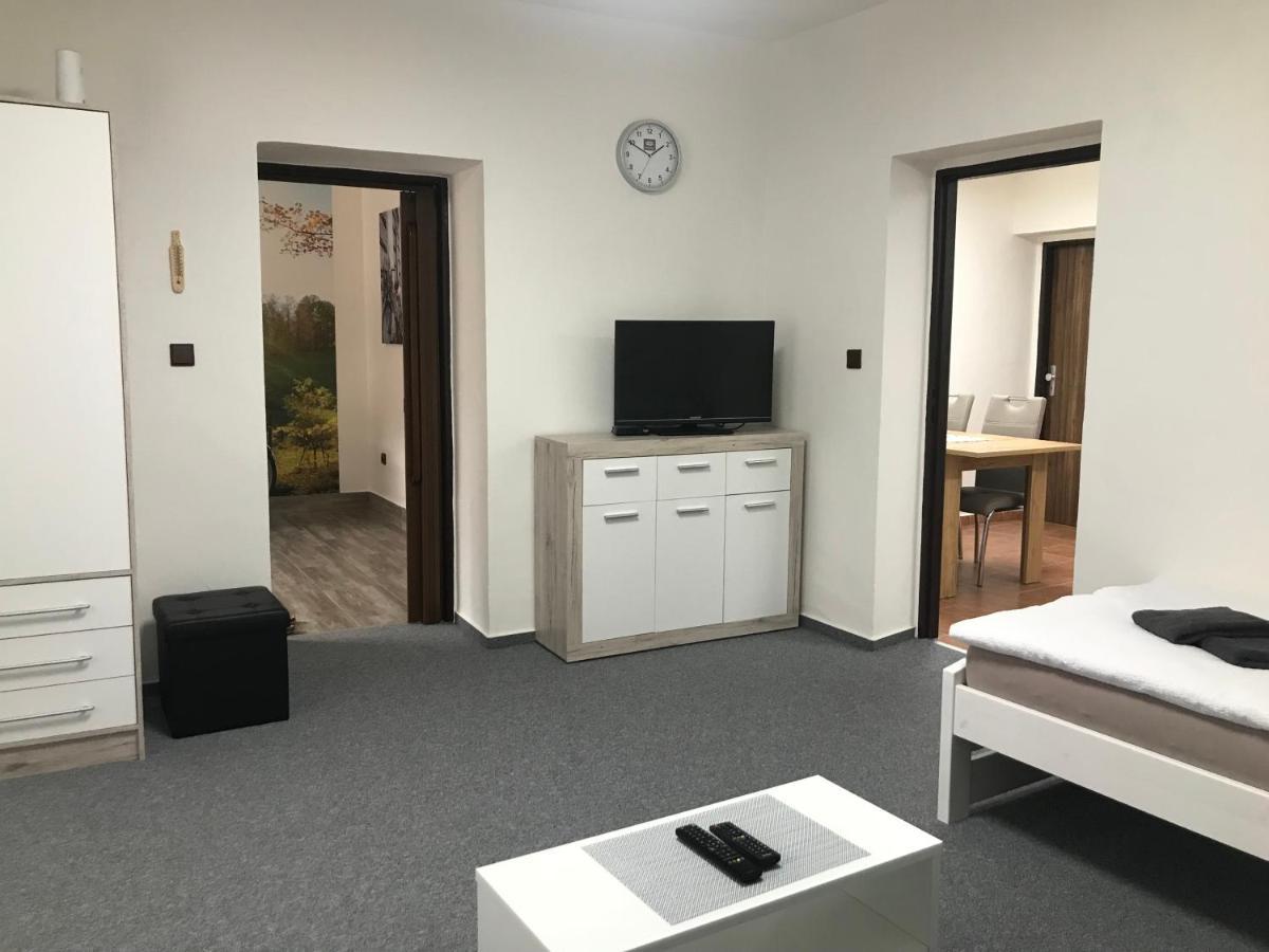 Cyklo-Moto Apartman Lomnice nad Luznici Ngoại thất bức ảnh