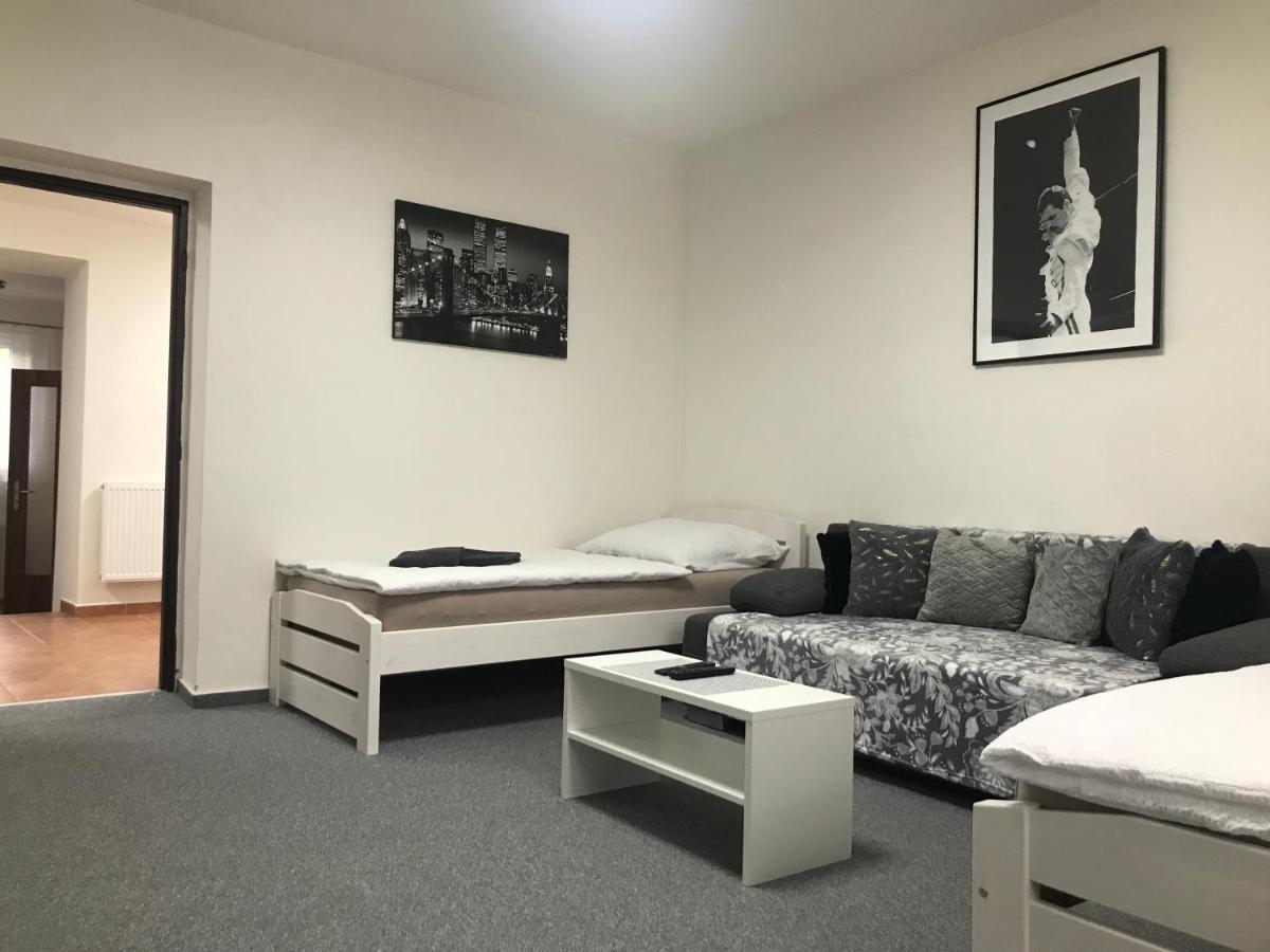 Cyklo-Moto Apartman Lomnice nad Luznici Ngoại thất bức ảnh